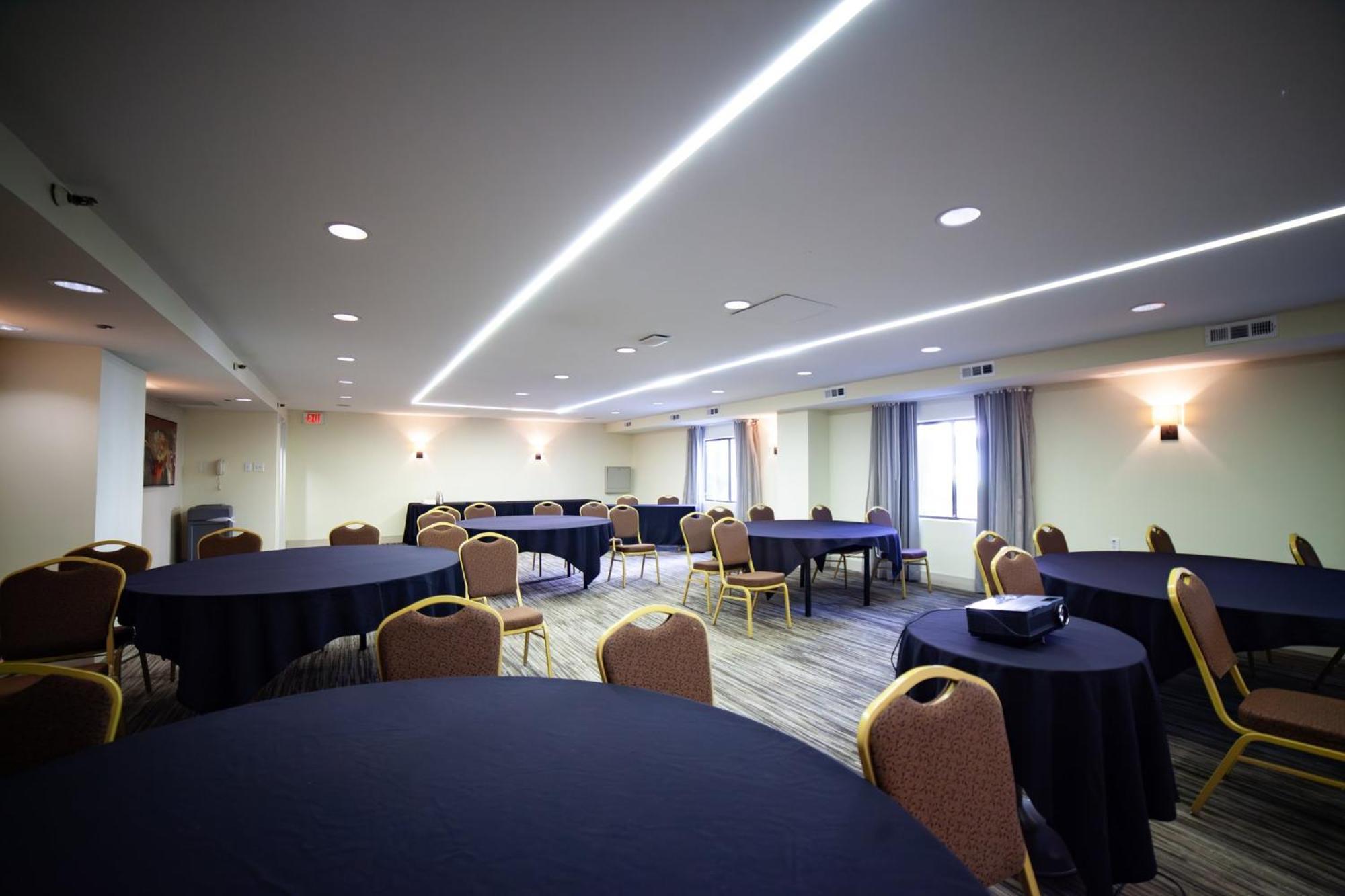 Holiday Inn Irving Las Colinas By Ihg Exterior photo