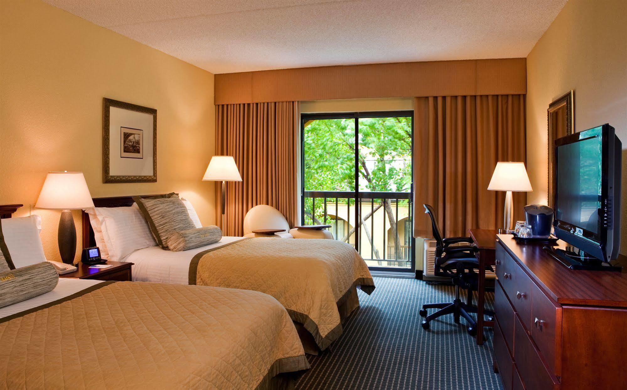Holiday Inn Irving Las Colinas By Ihg Exterior photo